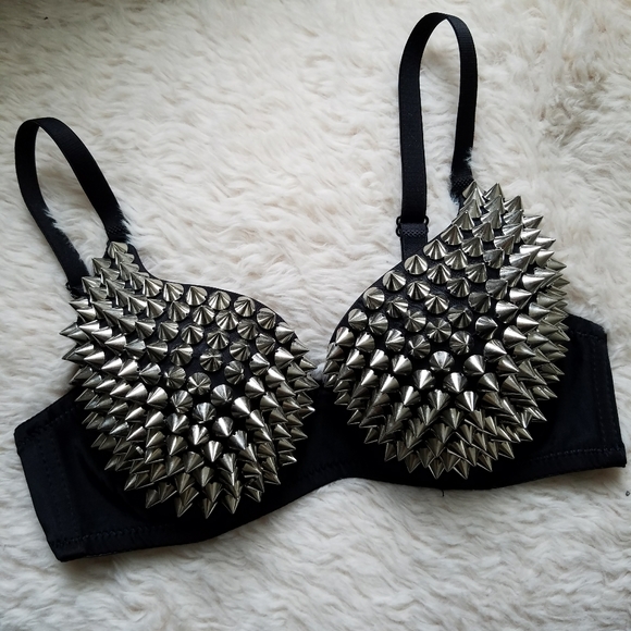 Other - 🖤Spiked Bra🖤